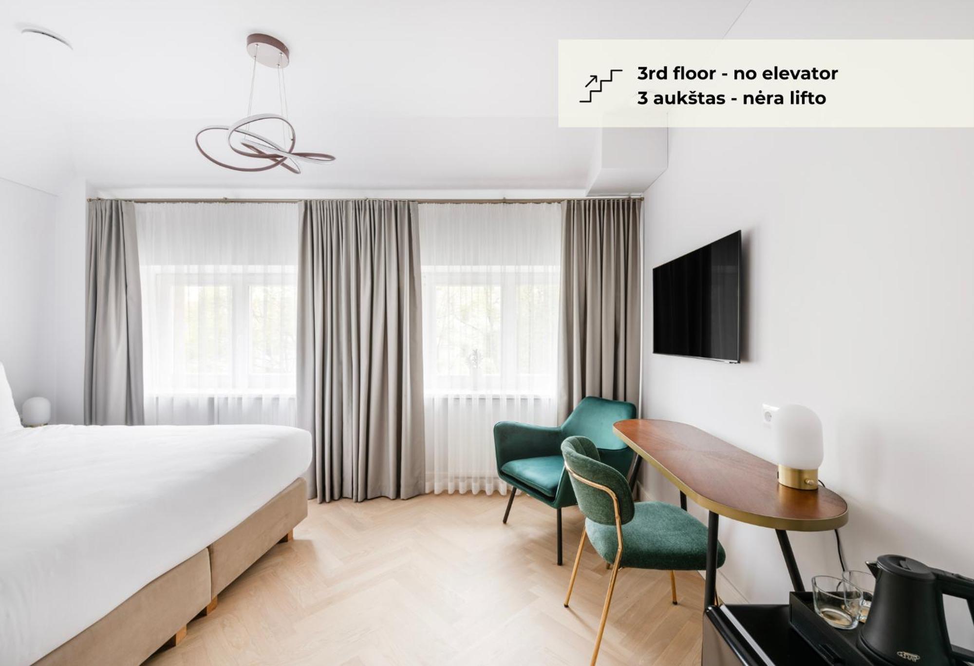 Grand Crown Aparthotel Vilnius Exterior photo