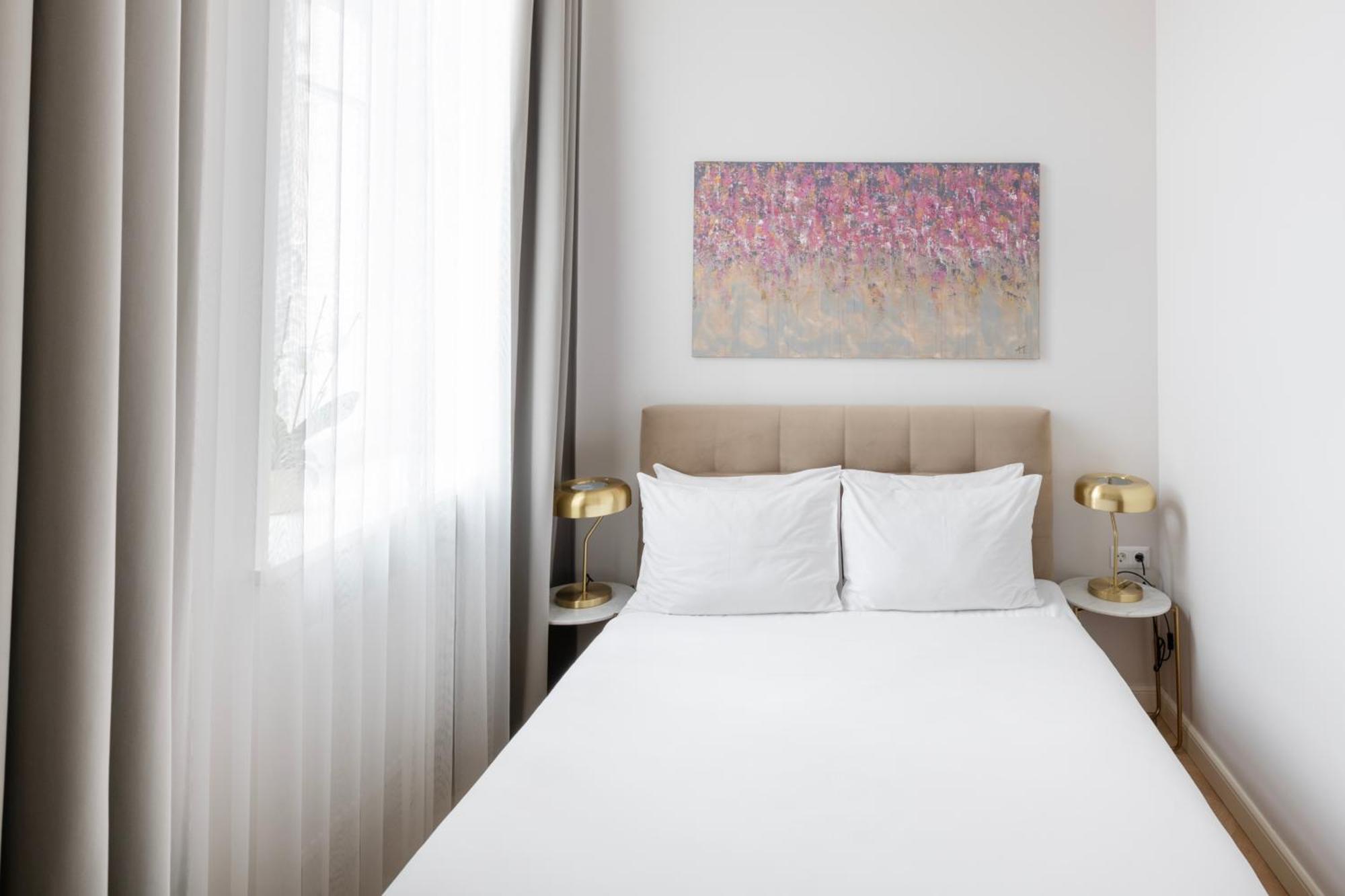 Grand Crown Aparthotel Vilnius Exterior photo